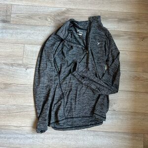 Old Navy Active Quarter Zip Long Sleeve